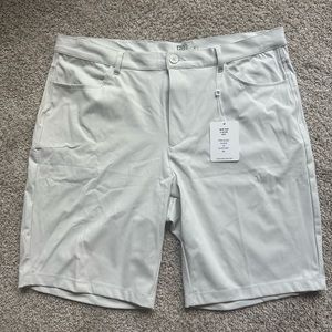 Hybrid golf shorts with lots of stretch and buttery soft